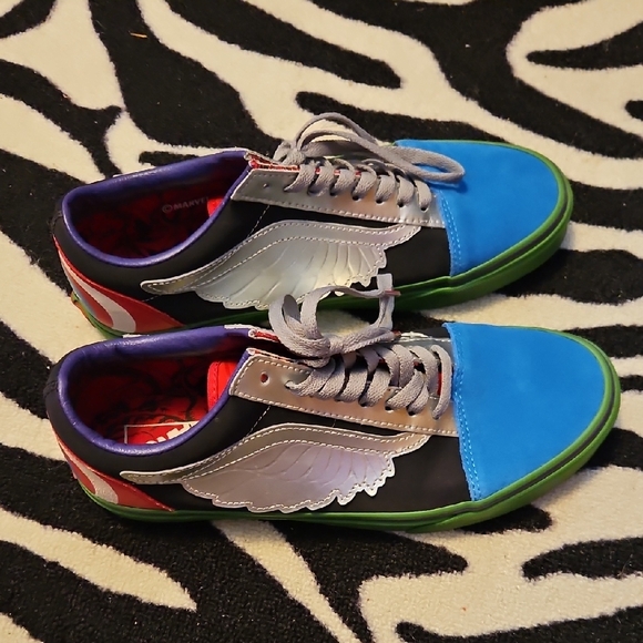 Colorful High-Top Sneakers - Picture 5 of 6